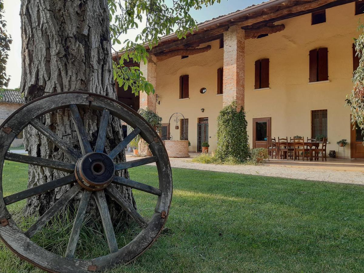 B&B Santa Cristina Монтикьяри Экстерьер фото